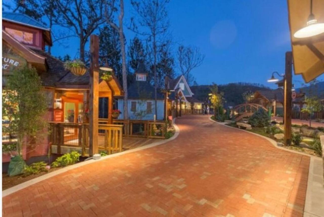 Gt307 Romantic Condo Downtown Gatlinburg & Pool Exterior photo